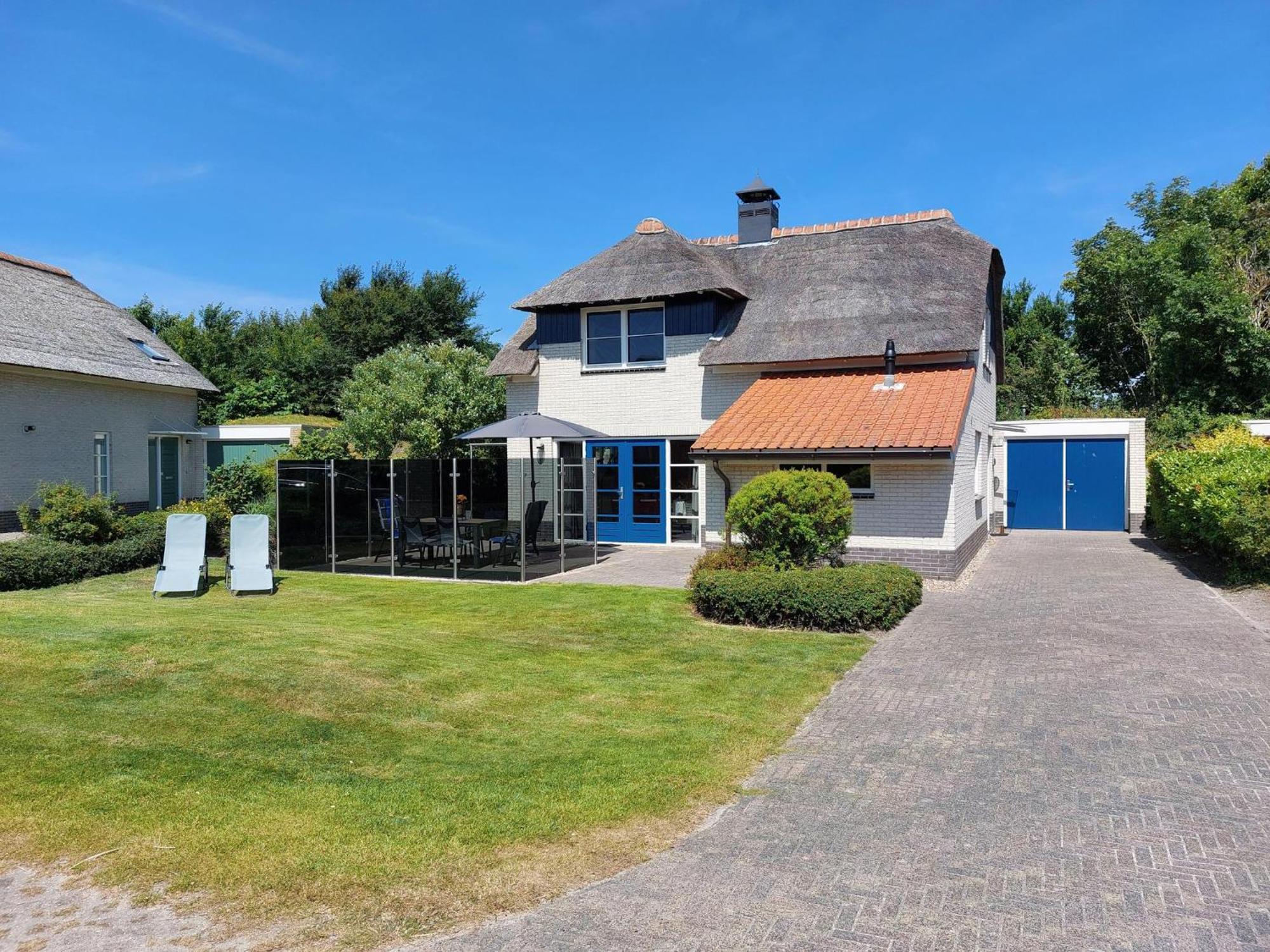 Beach Resort Makkum Bungalows Bagian luar foto