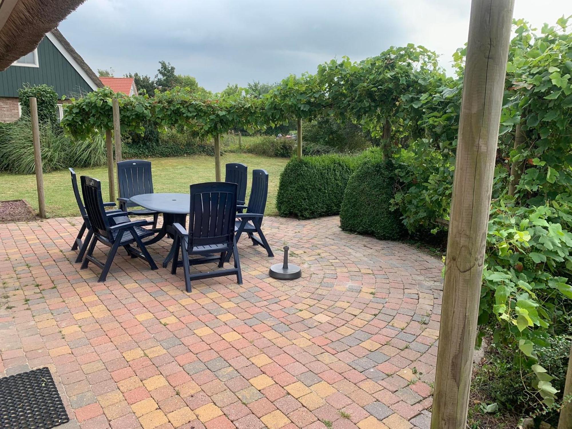 Beach Resort Makkum Bungalows Bagian luar foto